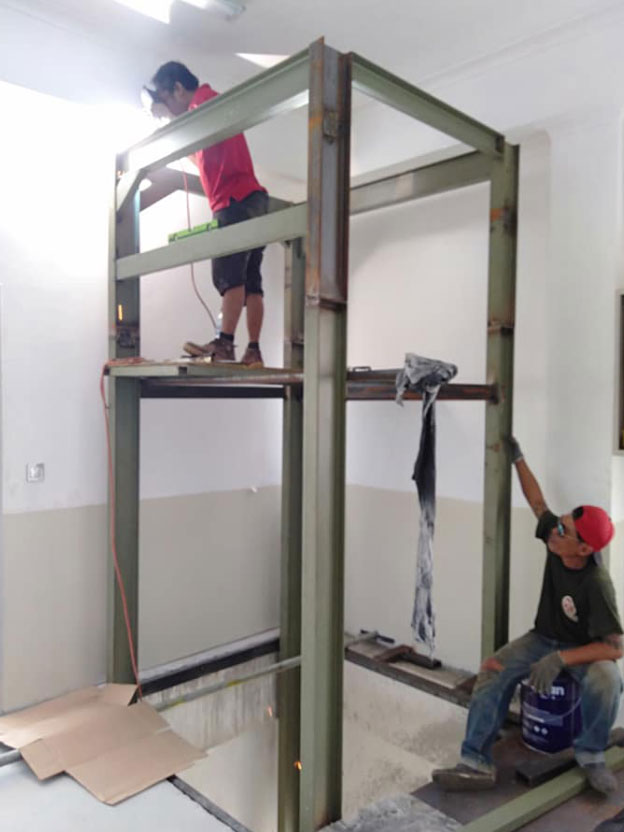 lift-barang-2-ton-varash-bali-3 Lift Barang 2 Ton Varash Bali 4