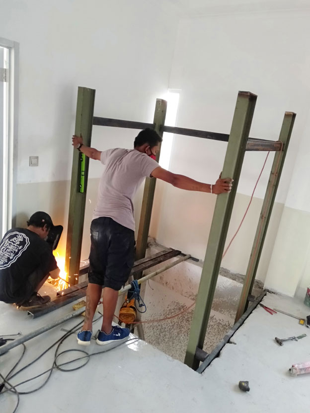 lift-barang-2-ton-varash-bali-4 Lift Barang 2 Ton Varash Bali 3