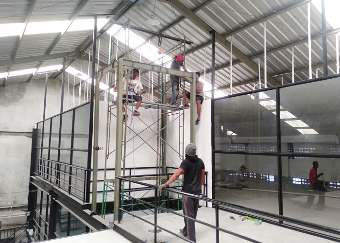 pemasangan-lift-barang-2-ton-bali-swim-denpasar-1