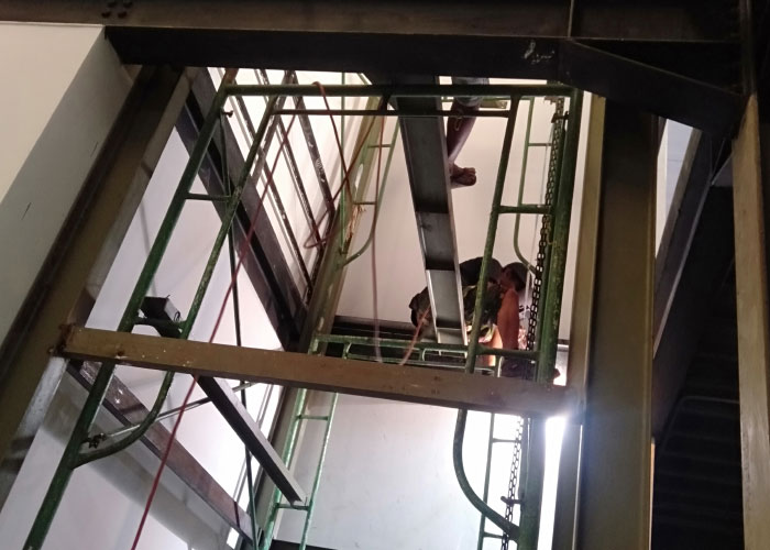 pemasangan-lift-barang-2-ton-bali-swim-denpasar-3